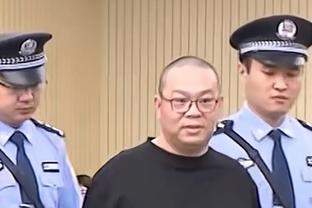 索兰克：我们没被老特拉福德吓到，整场都在紧逼和攻击曼联